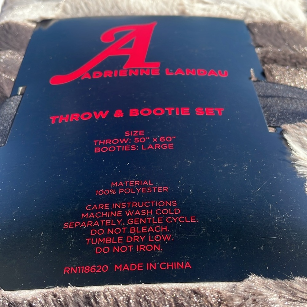 throw & bootie set - Picture 2 of 3